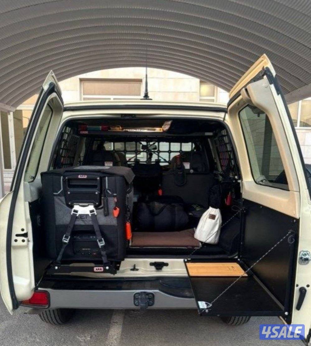 شبك يمين ويسار وقاطع شبك خلفي وطاولة باب خلفي للسفاري فتك . استرالي .3