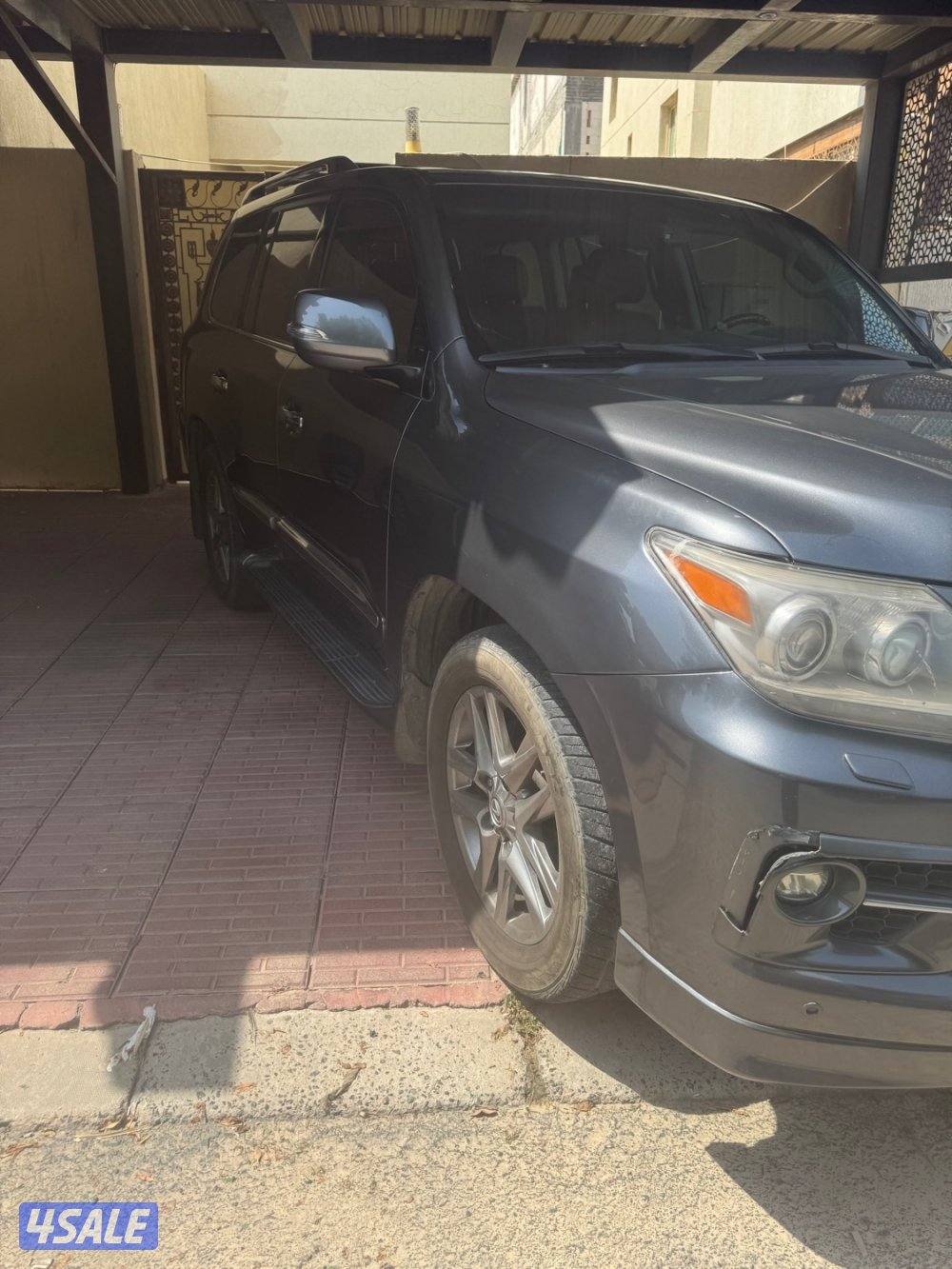 لكزس LX570 موديل 20143