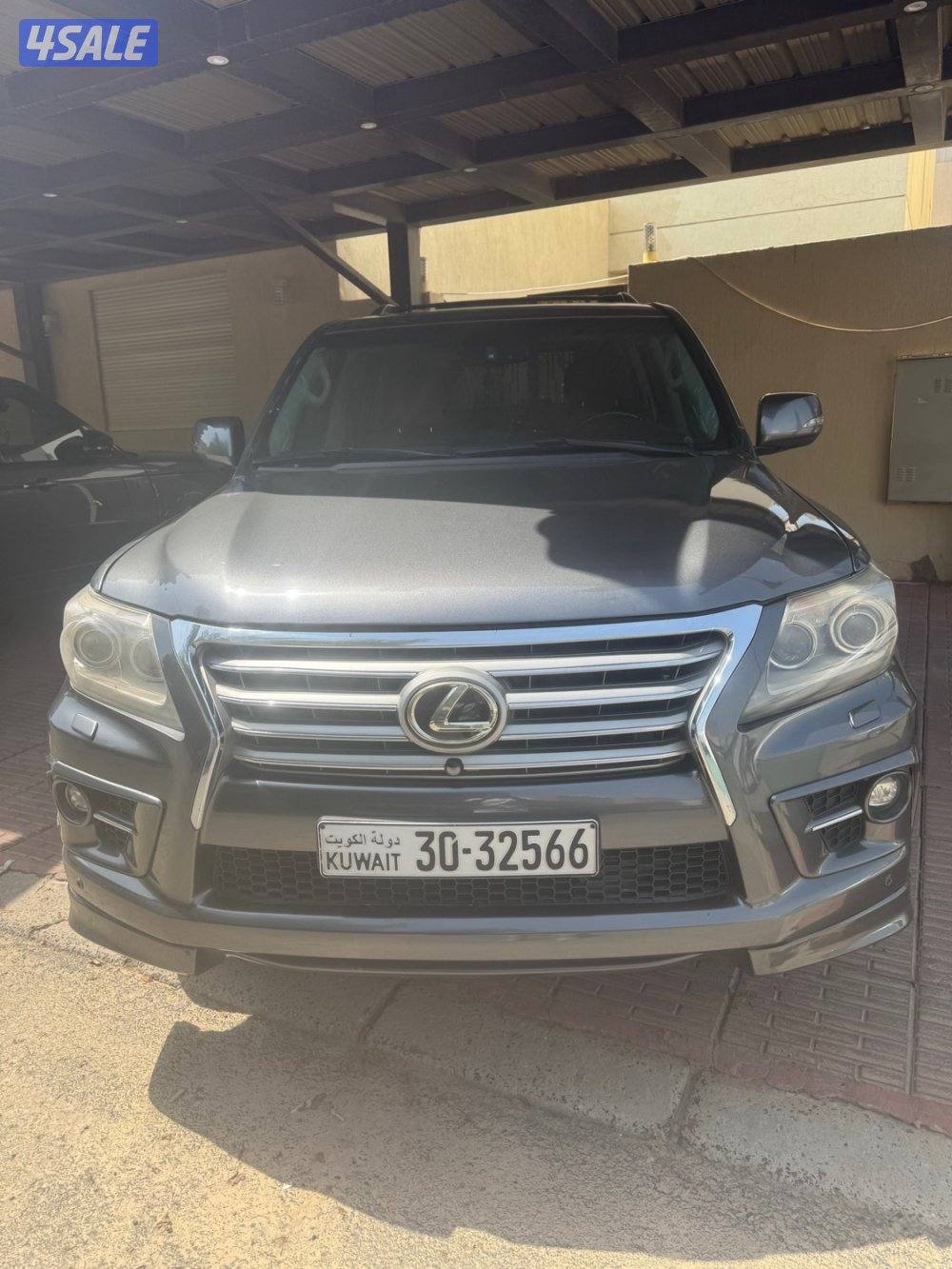 لكزس LX570 موديل 20144