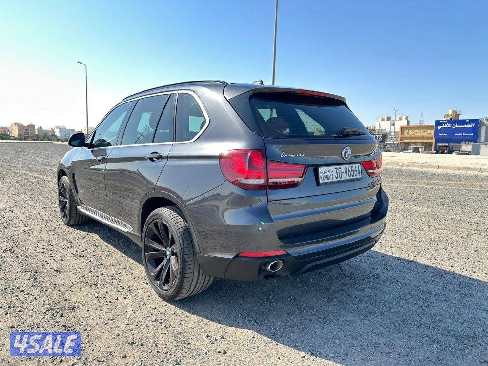 بي ام X5 موديل ٢٠١٥ بحالة الوكالة8