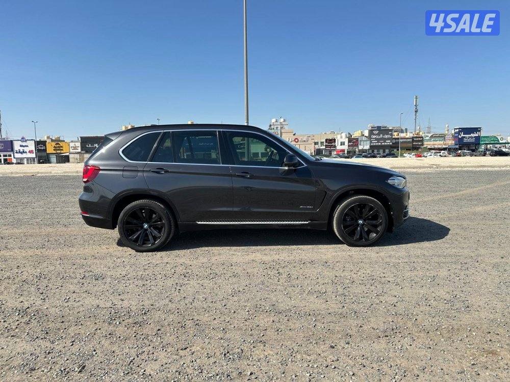 بي ام X5 موديل ٢٠١٥ بحالة الوكالة10