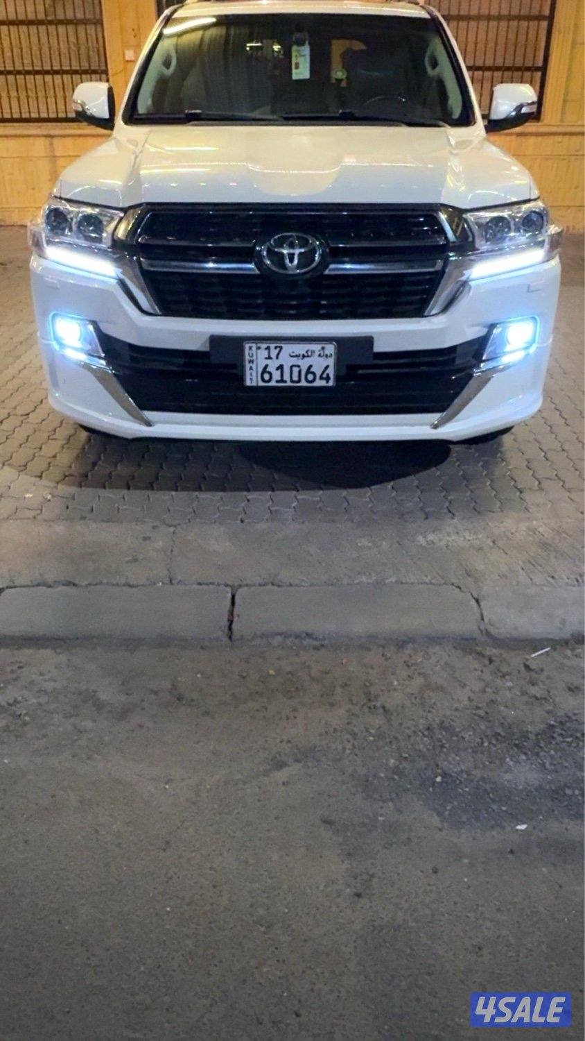 لاند كروزر VXR الساير8