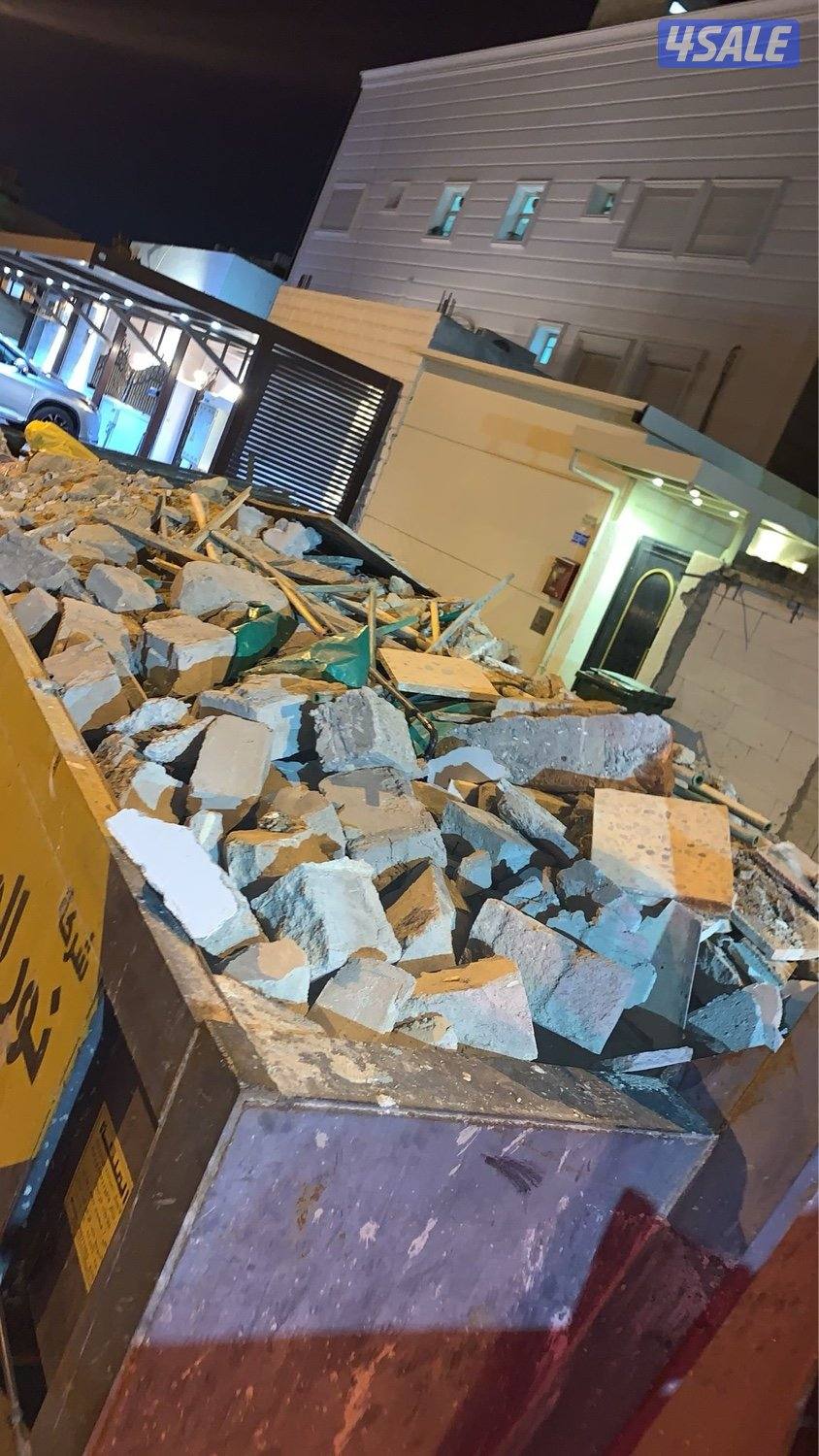 حاويات انقاض3