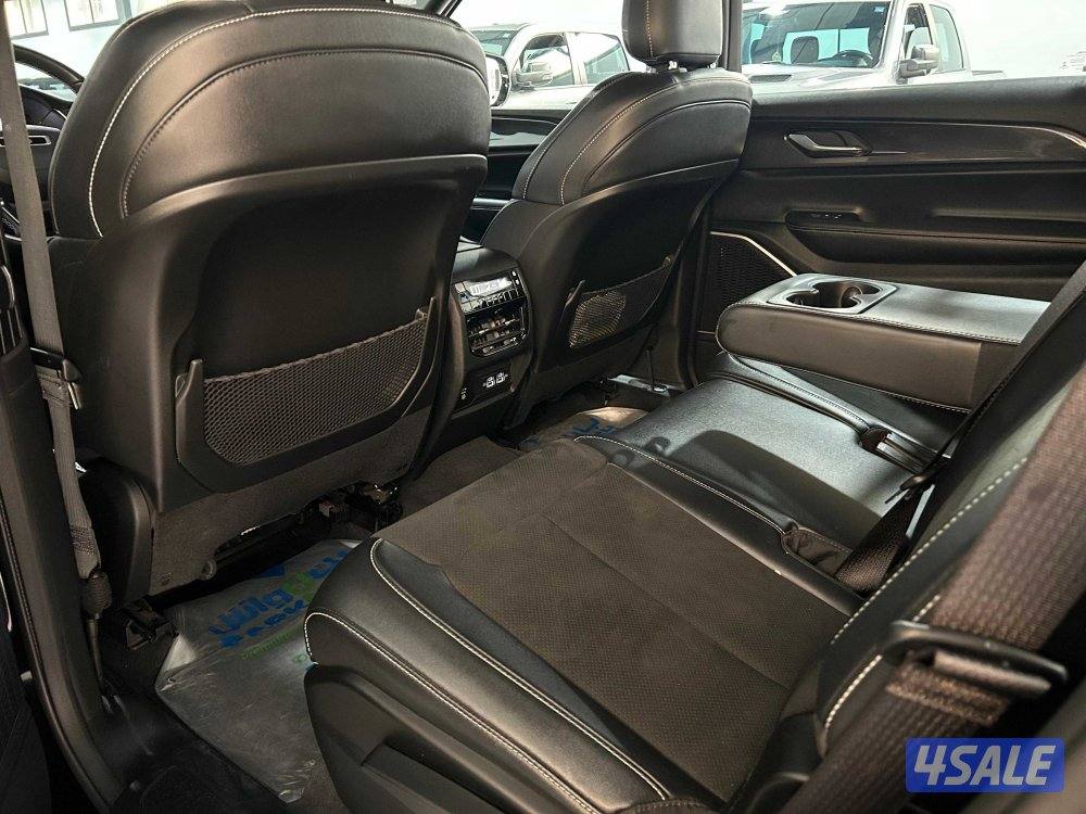 70/51240 Jeep Grand Cherokee L Altitude 4X46