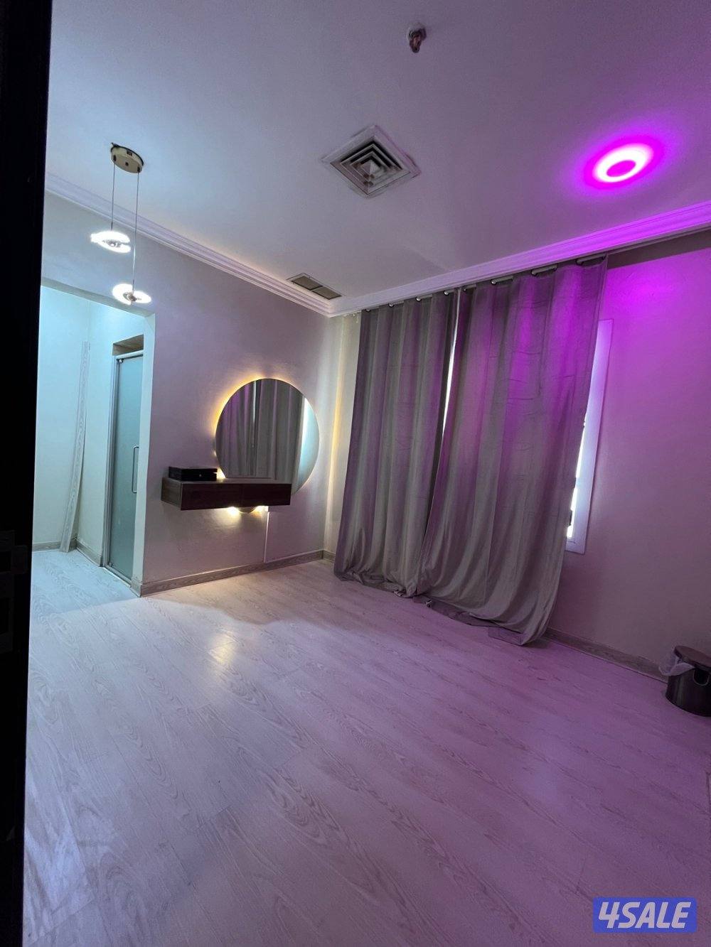 شقه للايجار علي البحر مباشر 3غرف صاله4