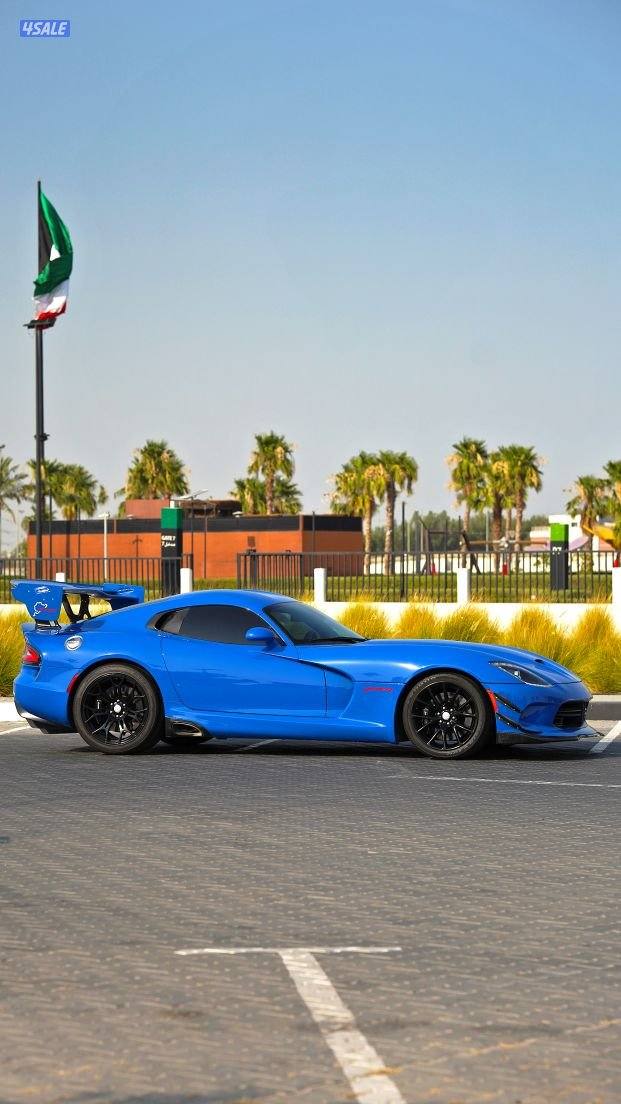 للبيع دوج فايبر srt1