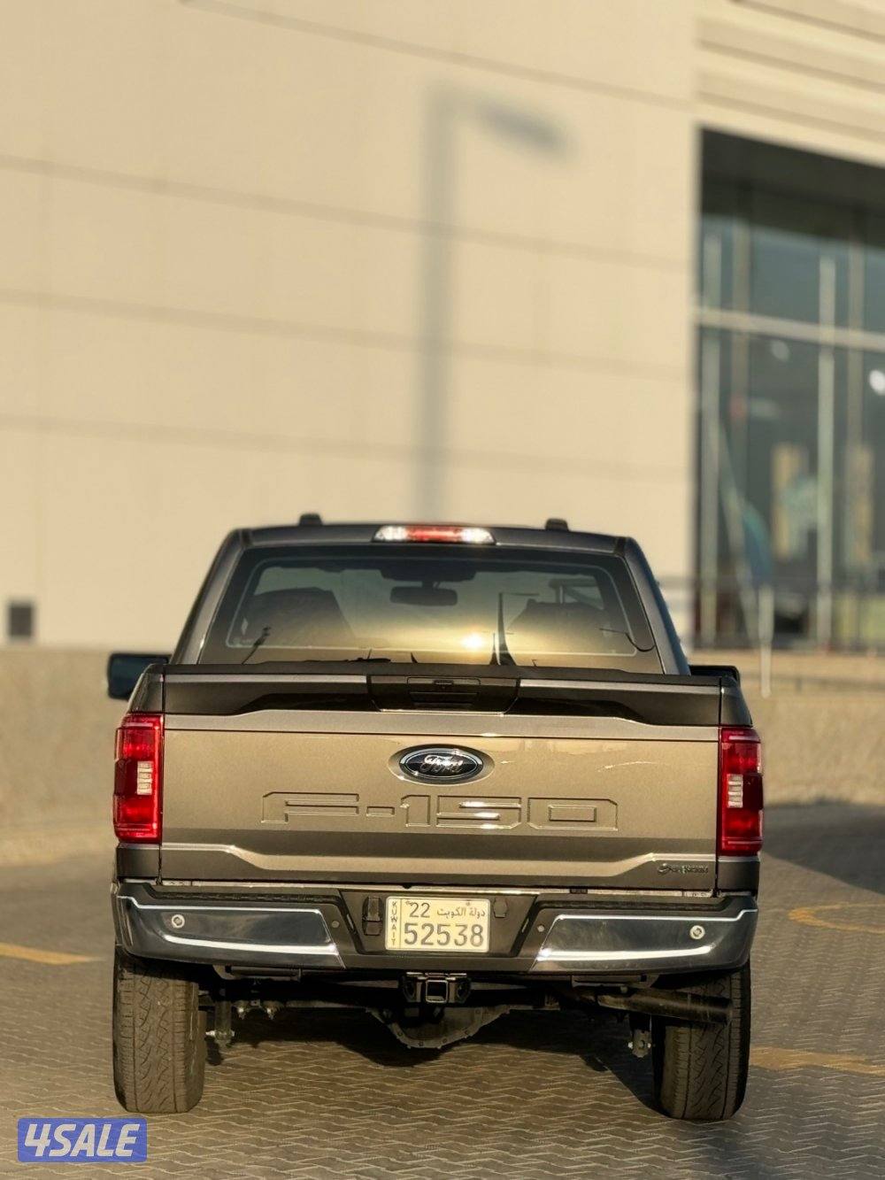 للبيع وانيت فورد F150 موديل 20235
