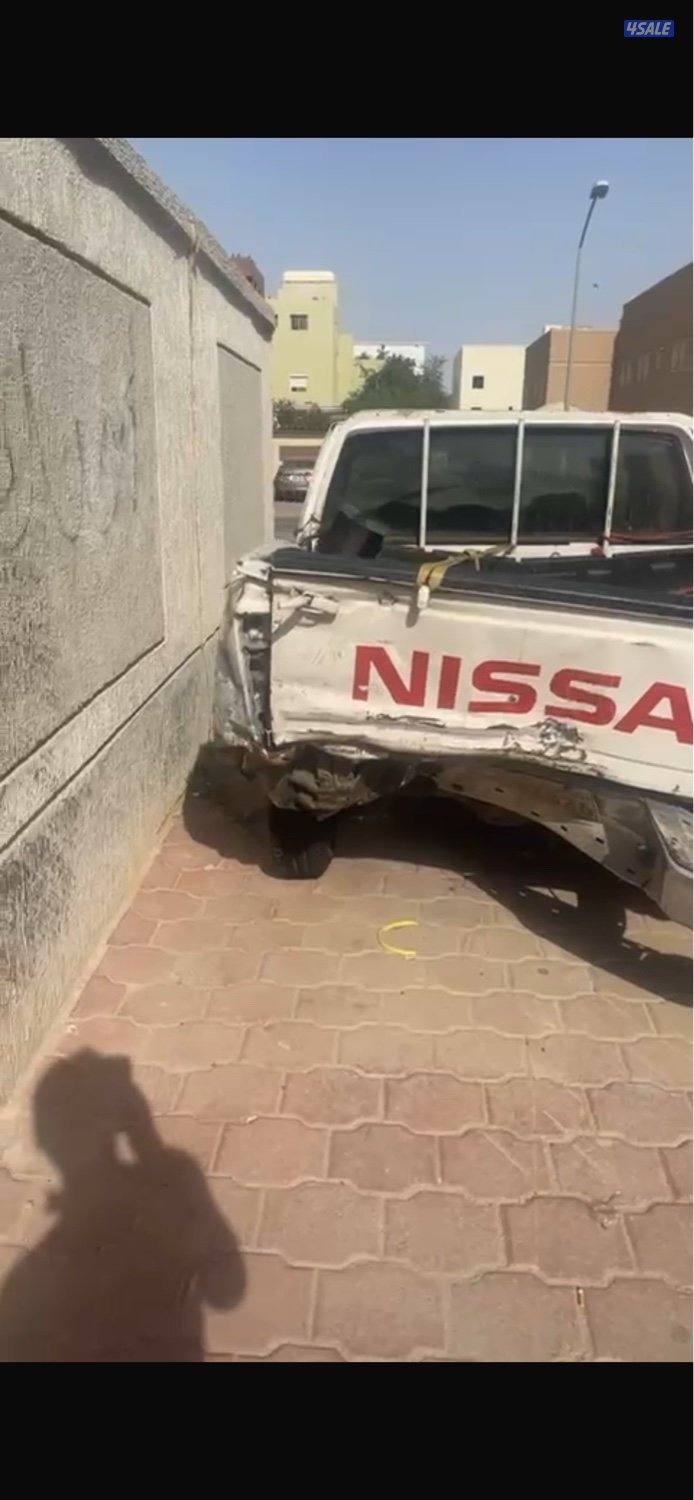 للبيع ددسن ٢٠٠٨ قير مكينه شغالين  و البيع سكراب0