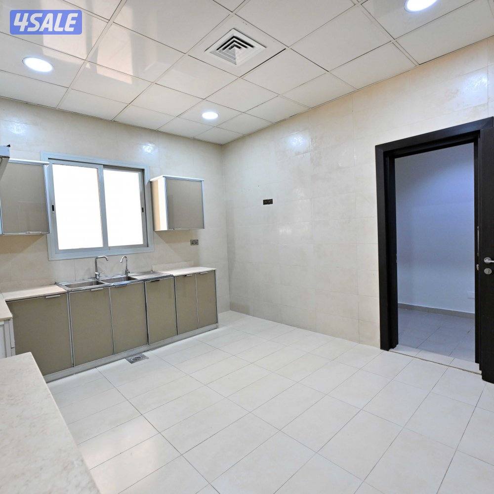 شقة فاخره "طابق كامل" للإيجار في المسايل بمساحة 348 متر / مخصصة للعائ5