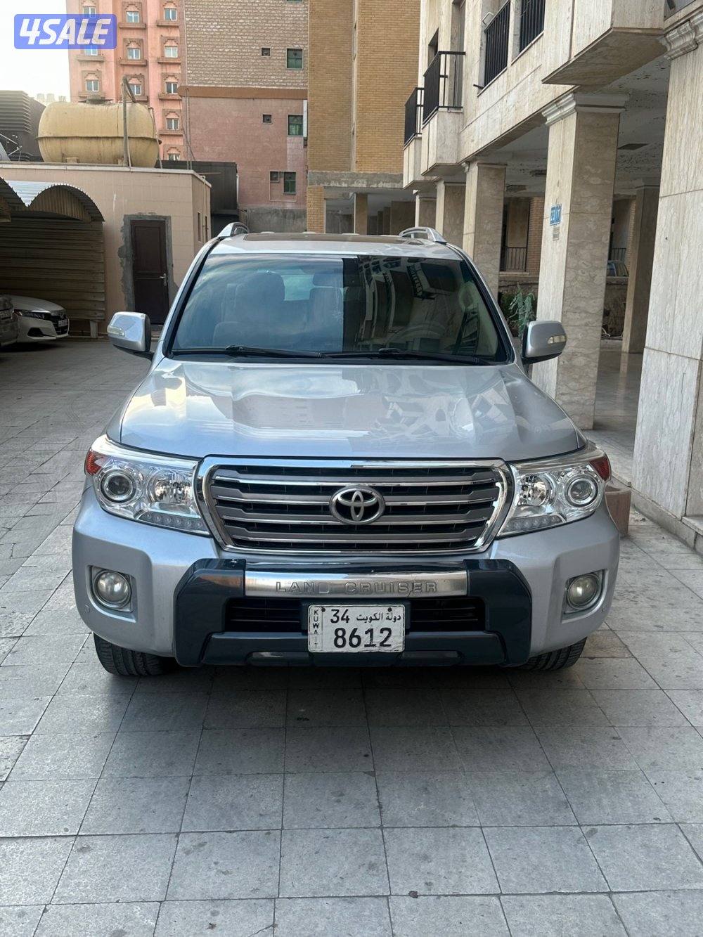 للبيع لاند كروزر 6 سلندر GXR 20090