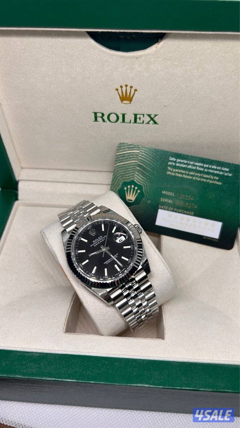 للبيع ساعات هي والاصلي واحد ومشروطه3