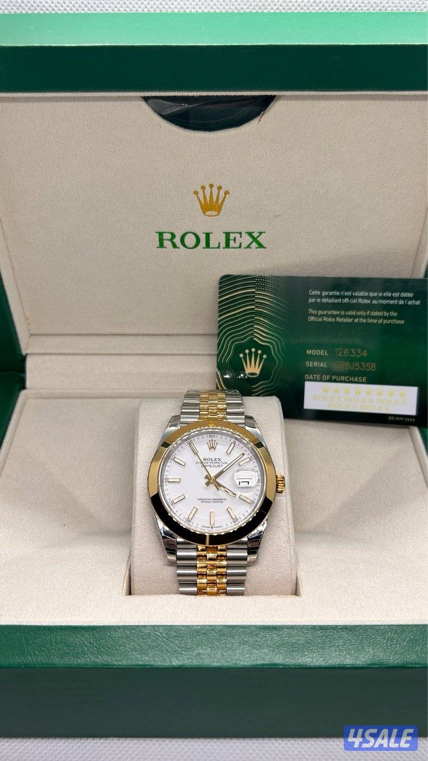 للبيع ساعات هي والاصلي واحد ومشروطه4