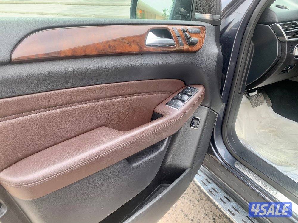 للبيع وممكن مع البدل جيبات مرسيدس13