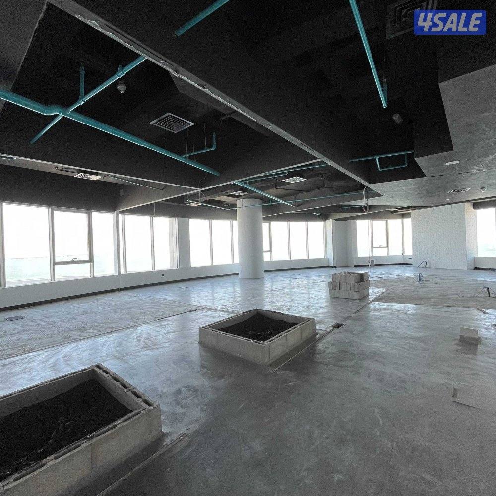 دور تجاري إطلالة بحرية مباشرة للإيجار في شرق قطعة 32