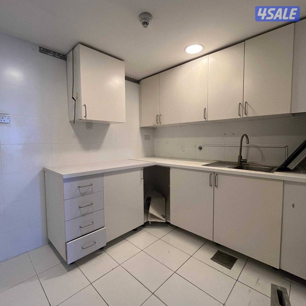 دور تجاري إطلالة بحرية مباشرة للإيجار في شرق قطعة 33