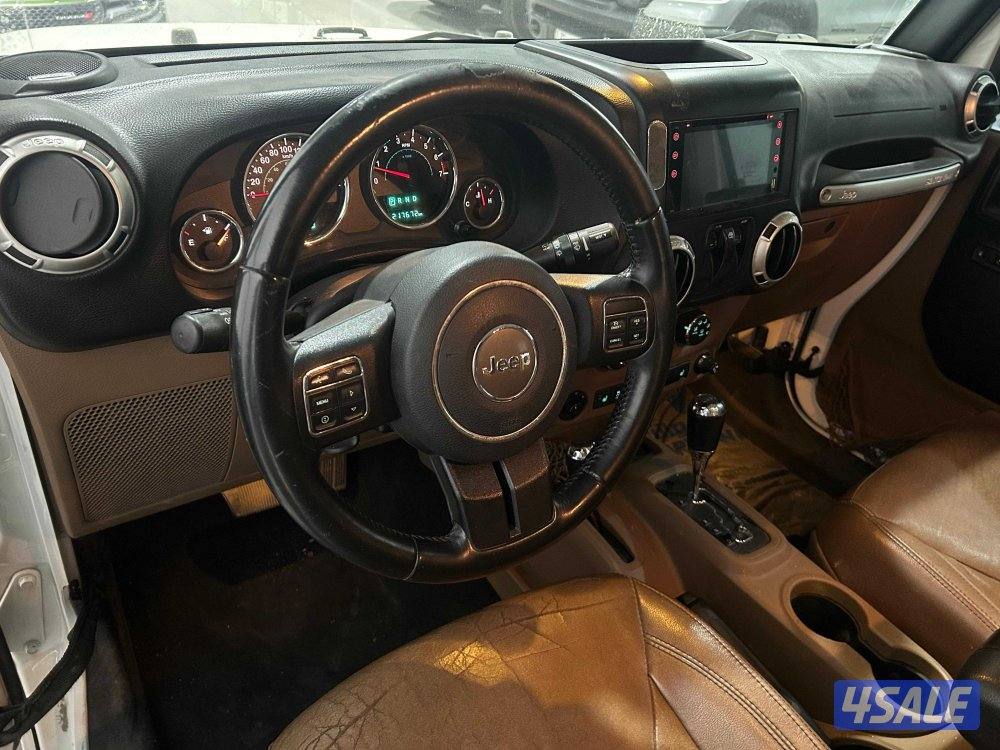 Jeep Wrangler Sahara (2017)6