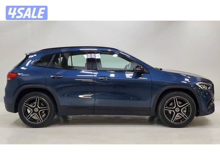 Mercedes-Benz GLA4