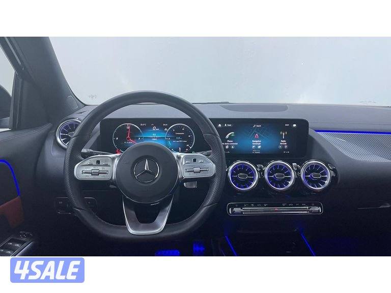 Mercedes-Benz GLA12