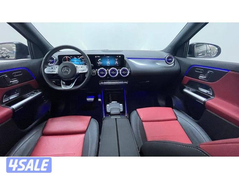 Mercedes-Benz GLA11