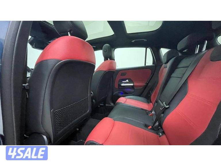 Mercedes-Benz GLA13