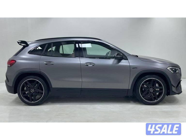 Mercedes-Benz GLA4