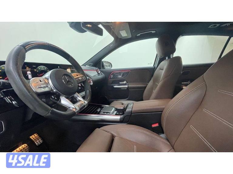 Mercedes-Benz GLA10