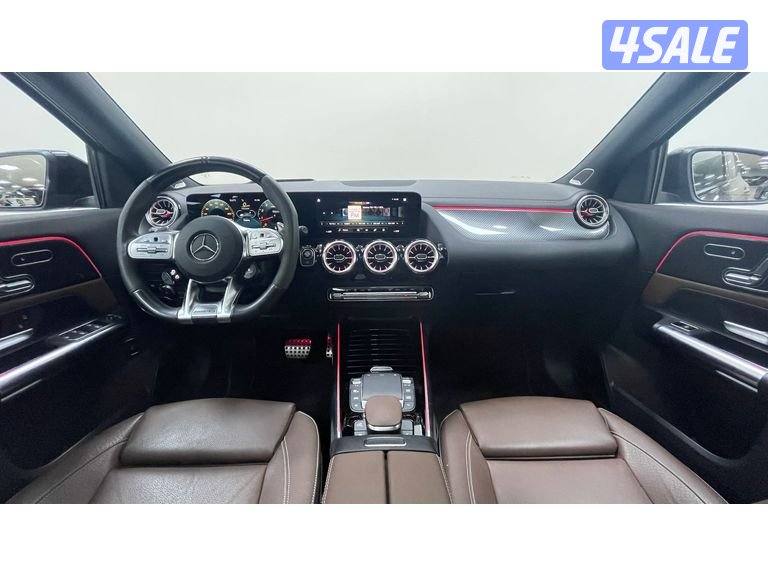 Mercedes-Benz GLA11