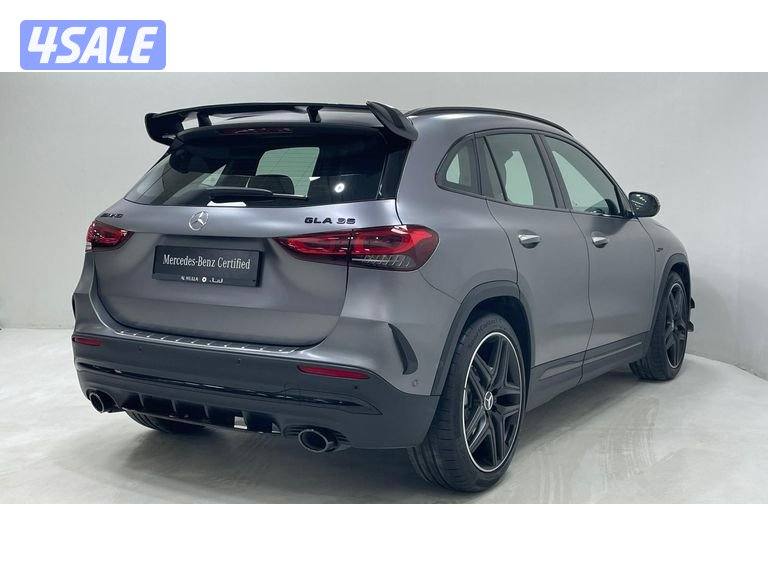 Mercedes-Benz GLA7