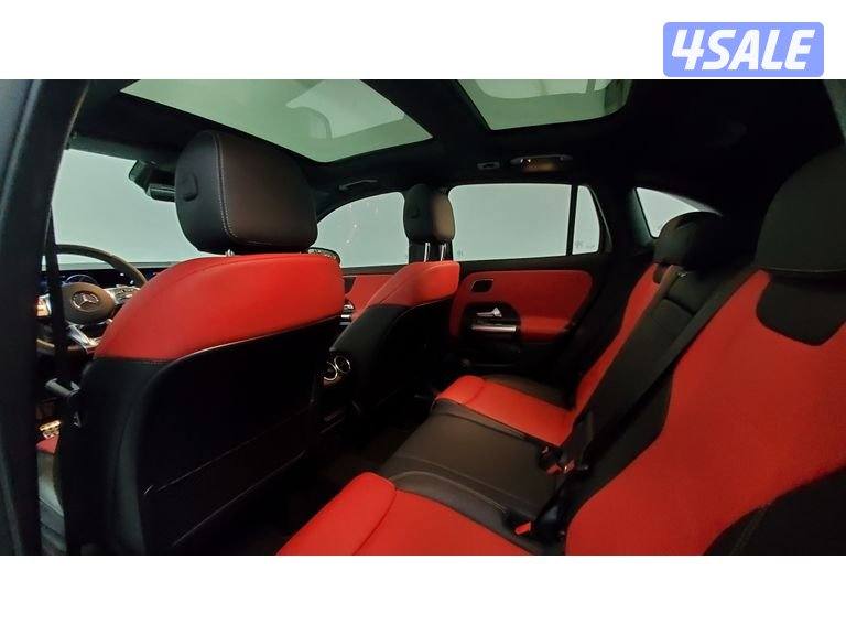 Mercedes-Benz GLA13