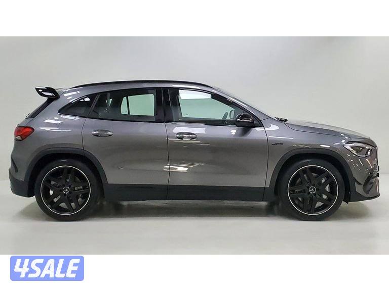 Mercedes-Benz GLA4