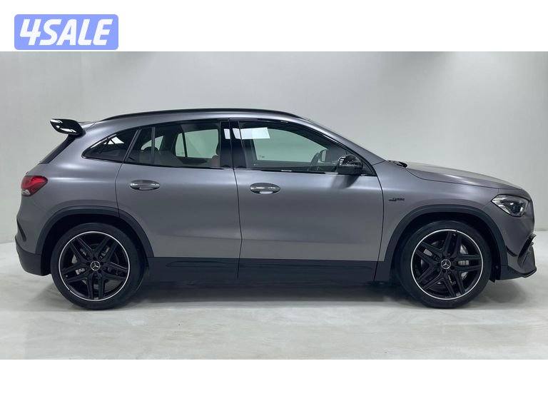 Mercedes-Benz GLA4