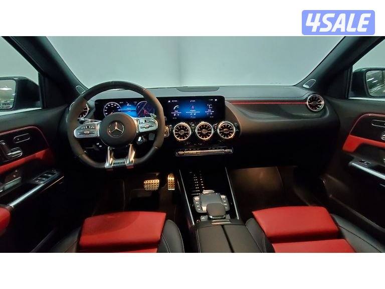Mercedes-Benz GLA11
