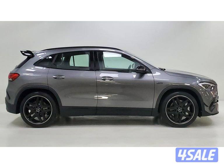 Mercedes-Benz GLA4
