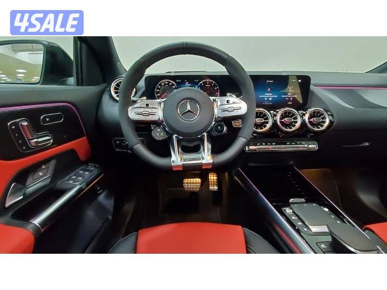 Mercedes-Benz GLA11