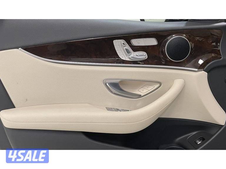 Mercedes-Benz E-Class14