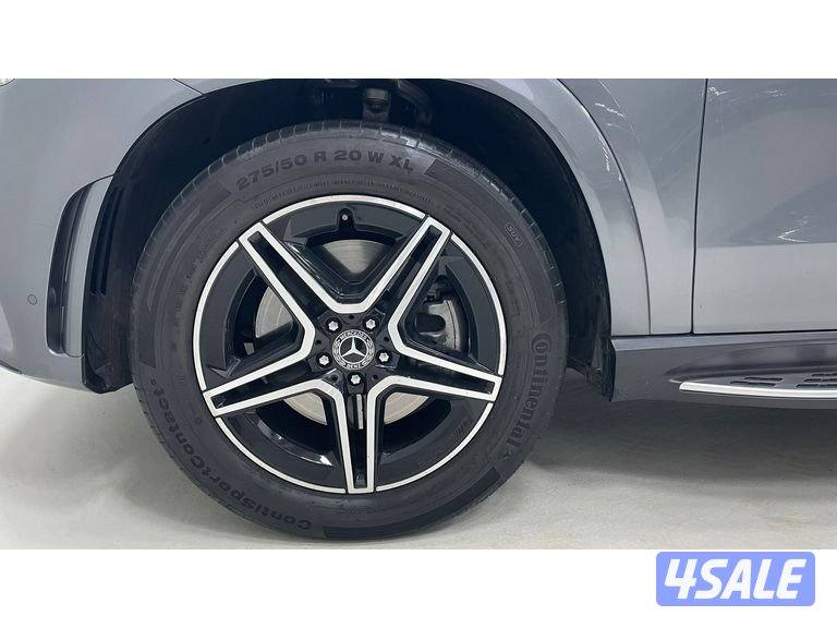 Mercedes-Benz GLE SUV8