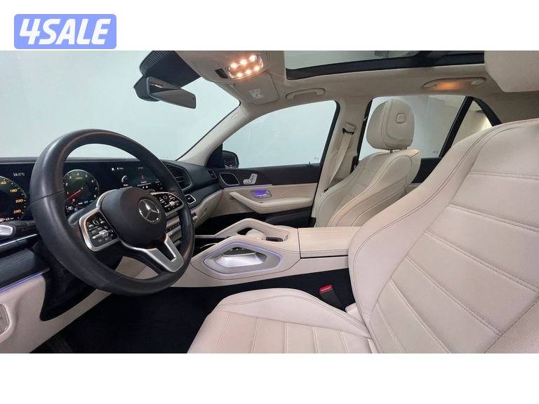 Mercedes-Benz GLE SUV10