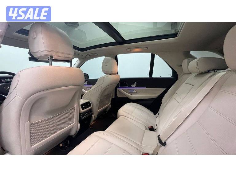 Mercedes-Benz GLE SUV13