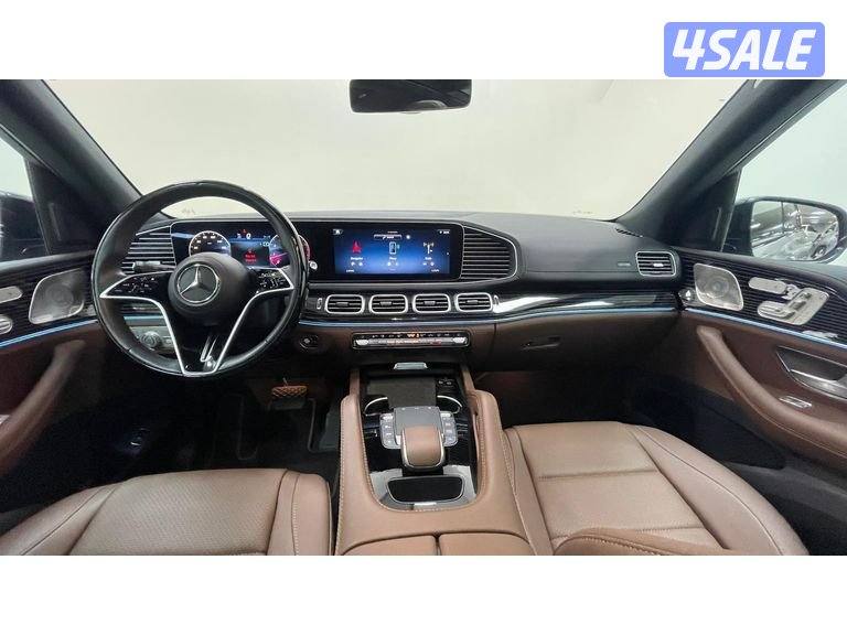Mercedes-Benz GLE SUV10