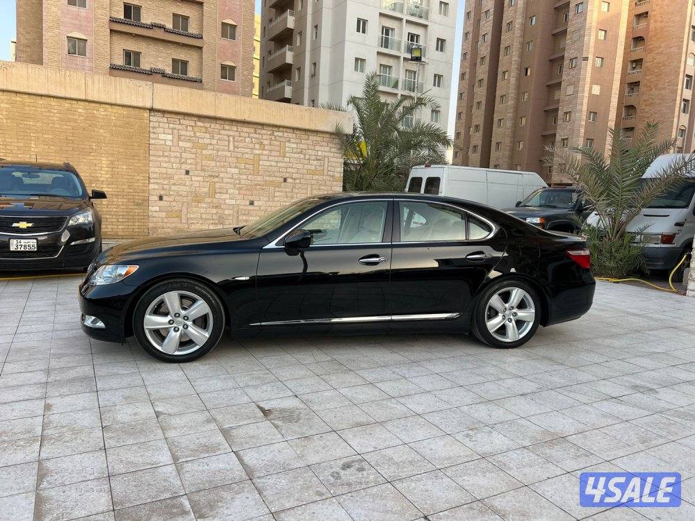 لكزس LS460/2007 بحاله نادره ماشي 30 الف صبغ الوكاله شرط الفحص3