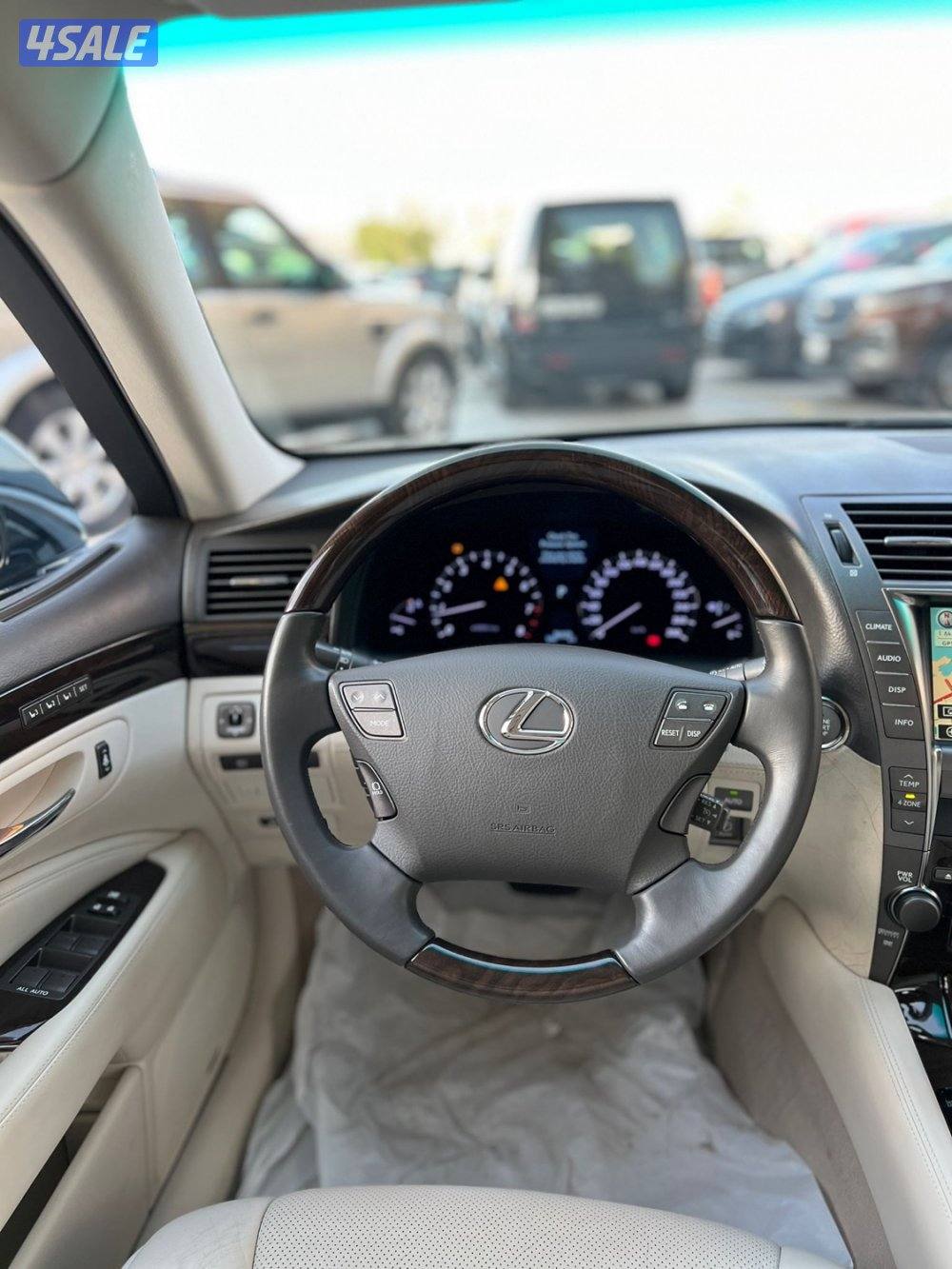 لكزس LS460/2007 بحاله نادره ماشي 30 الف صبغ الوكاله شرط الفحص10