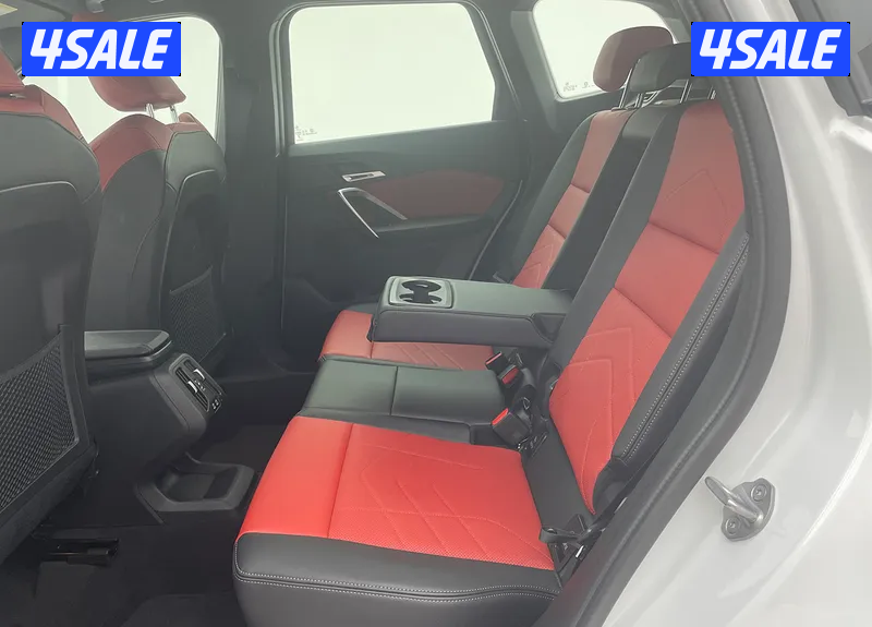 BMW X1 xDrive 20i M Sport Pack10
