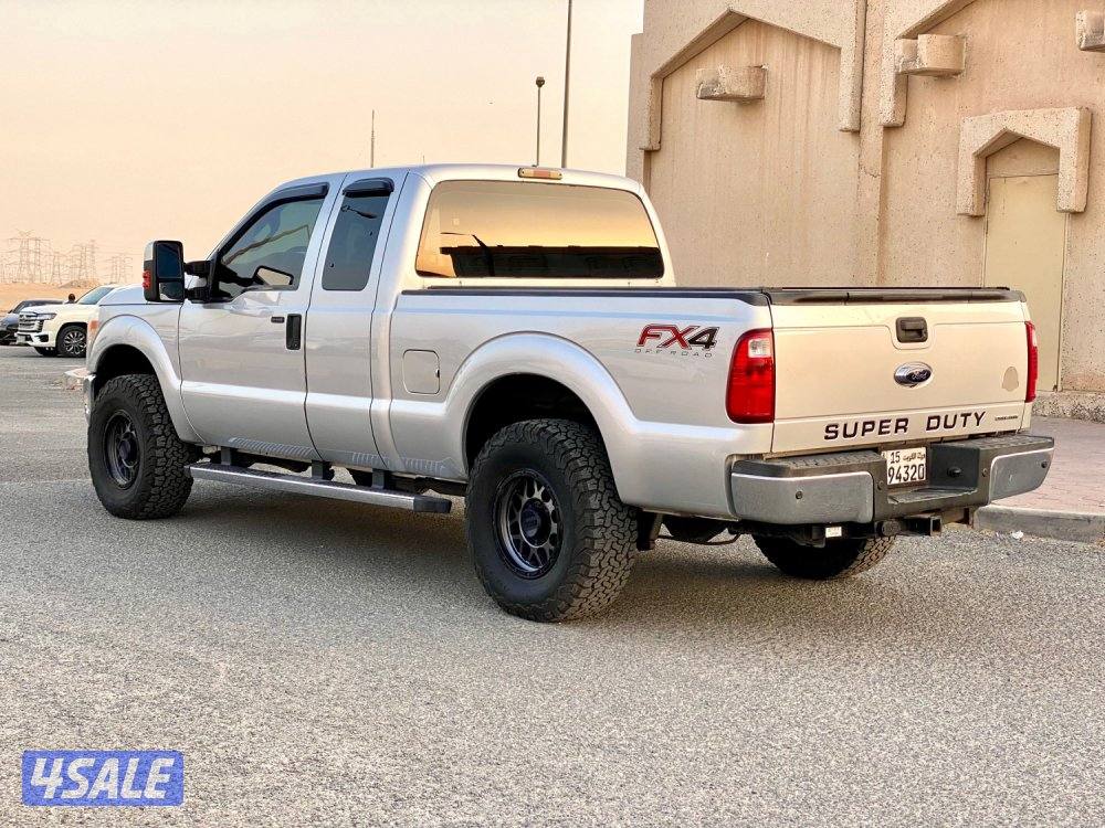 وانيت فورد F250 بحاله ممتازه 20143
