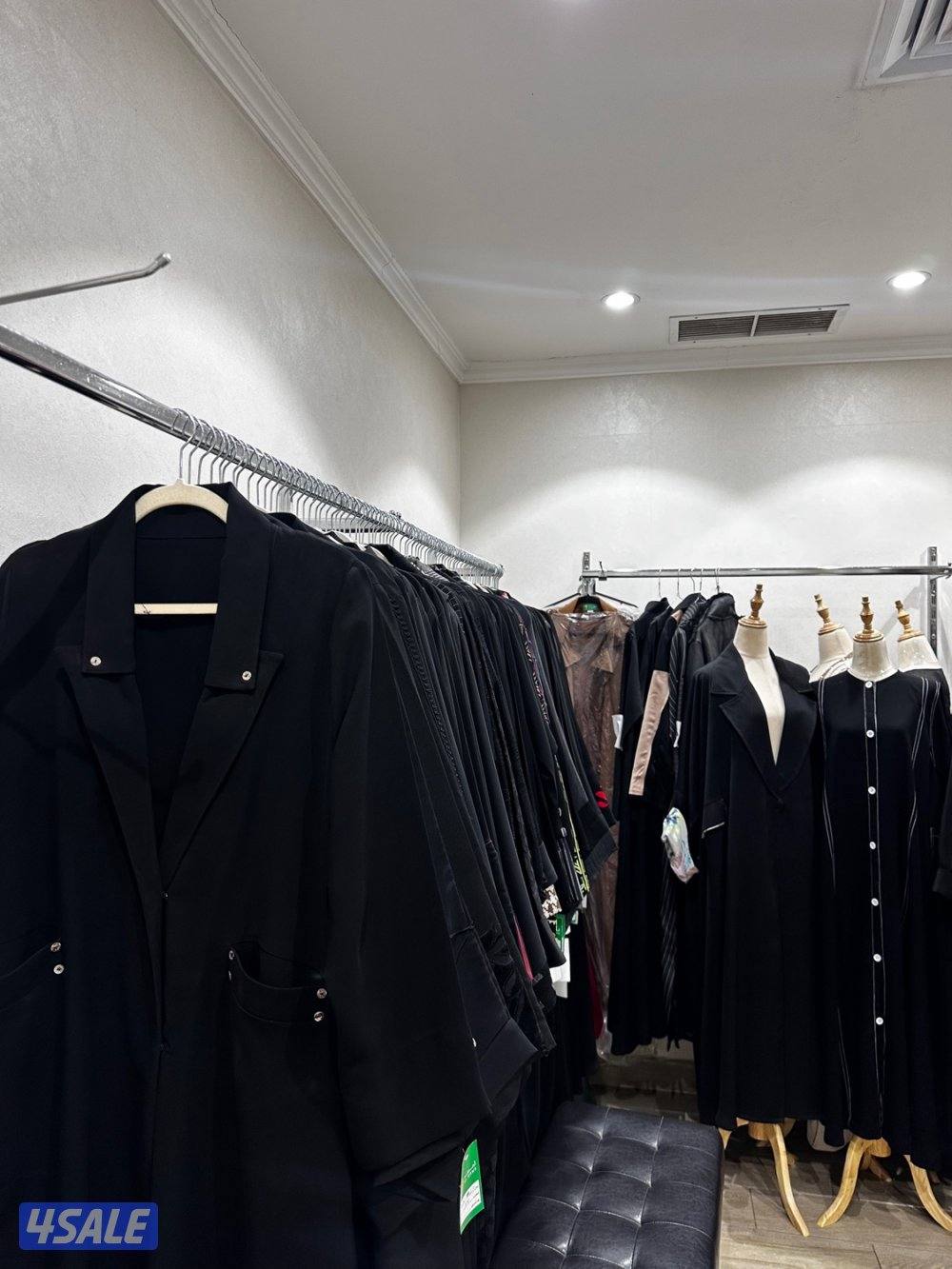 للبيع محل الفروانية مشروع نسائي عبايات1