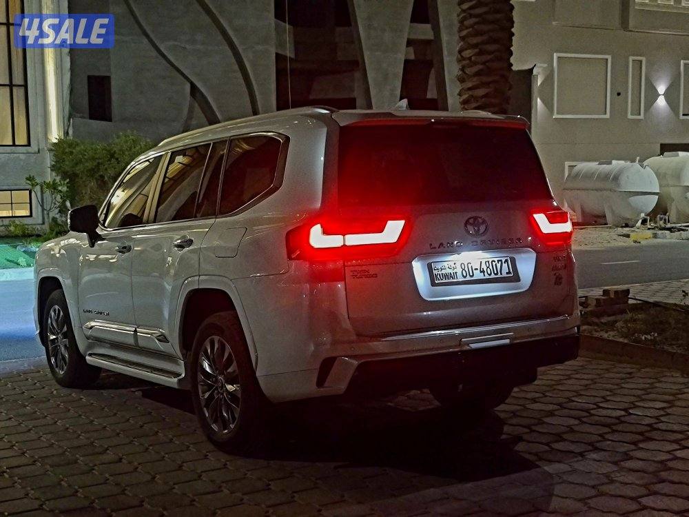 Toyota land cruiser VXR 20245