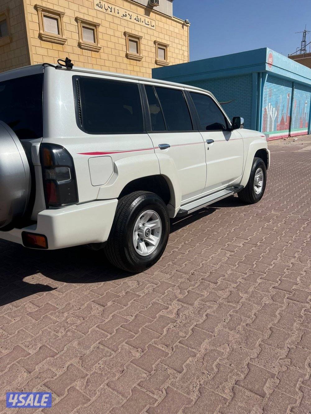 للبيع جيب نيسان فتك بحاله ممتازه فتحه الموتر فل اوبشن3
