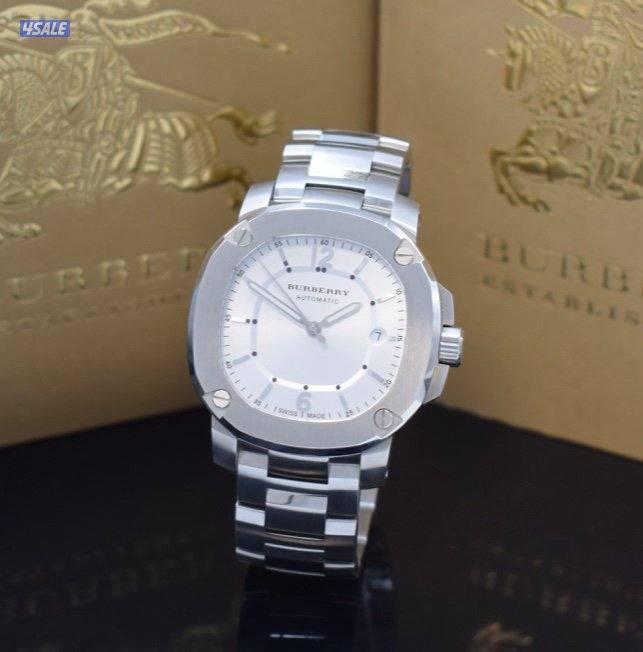 ساعه بربري بحاله الوكيل جداً نضيفه من غير ملحقات0