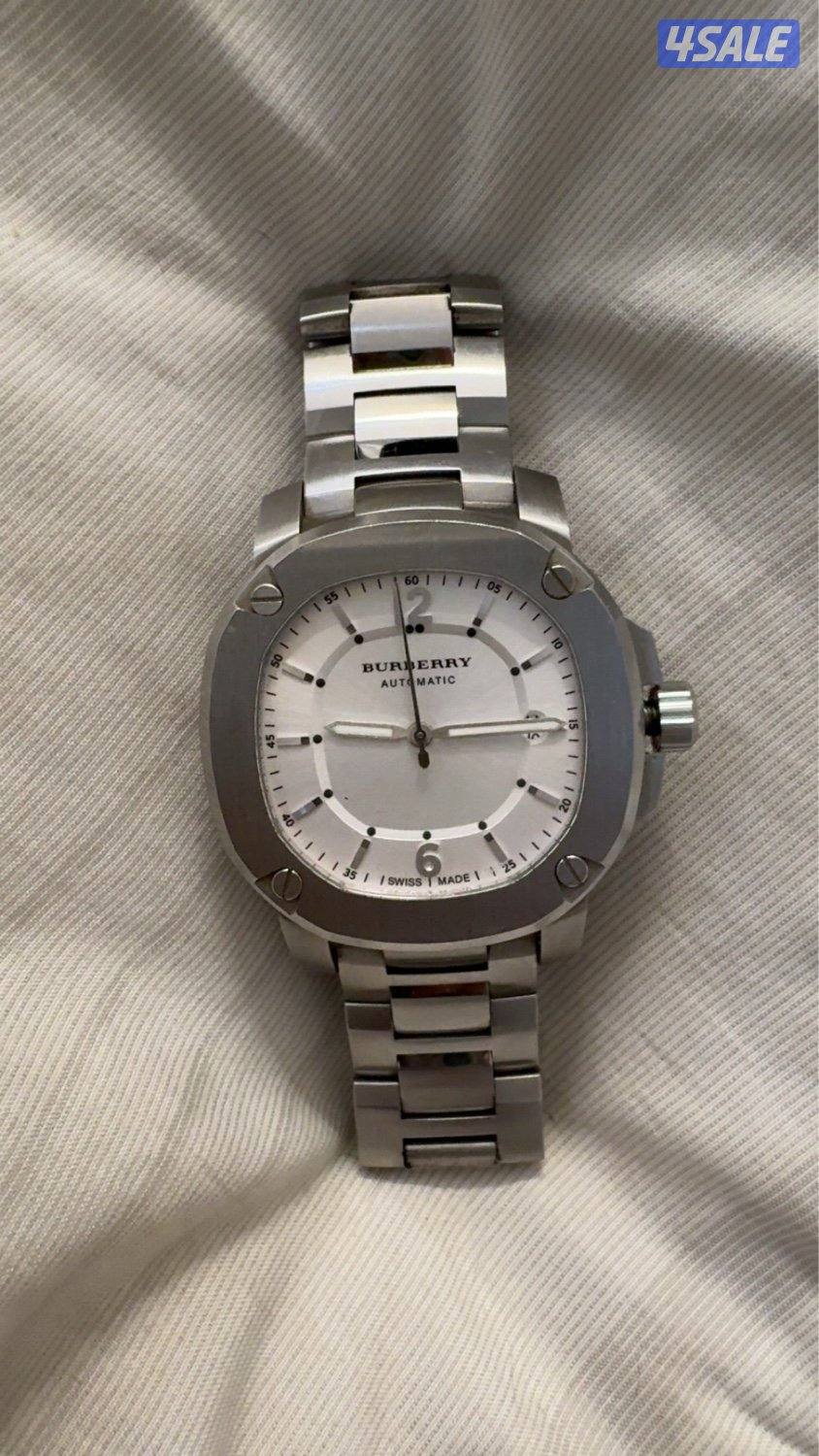 ساعه بربري بحاله الوكيل جداً نضيفه من غير ملحقات1