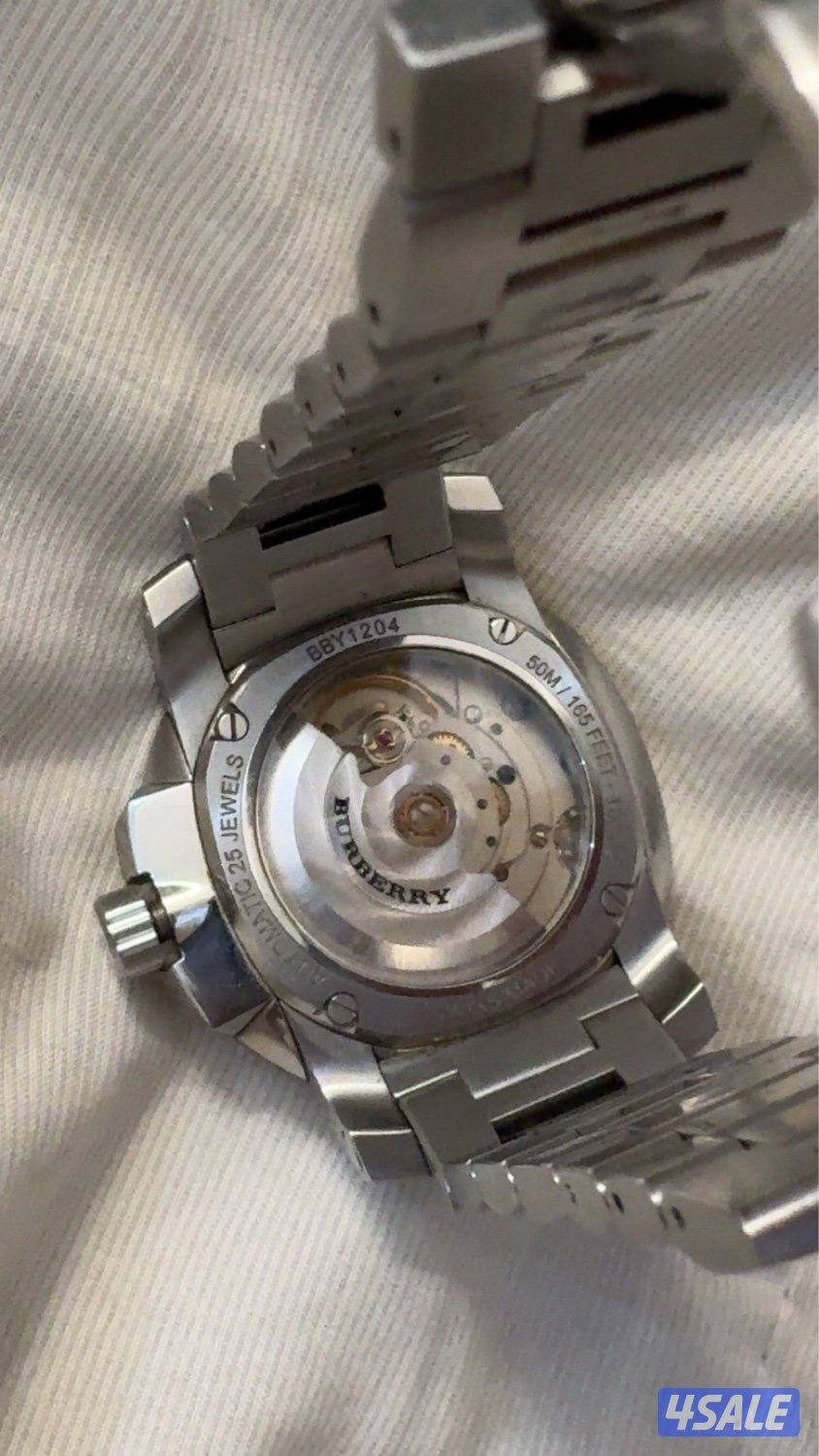 ساعه بربري بحاله الوكيل جداً نضيفه من غير ملحقات3