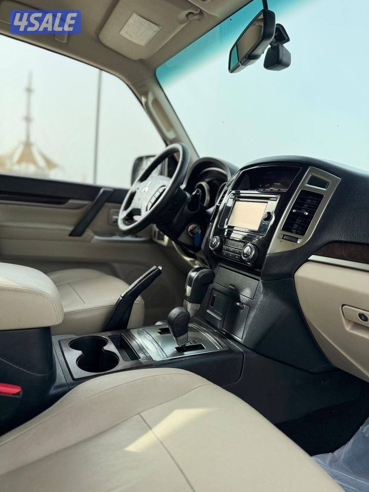 باجيرو موديل 2020 
عداد 120 الف 
ماكينه كبيره 3.8 سى سى11